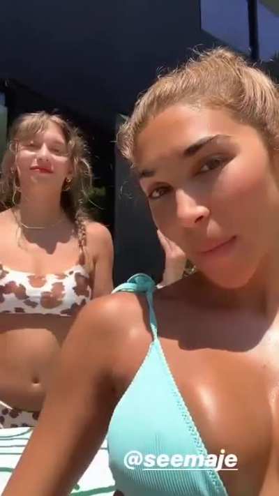 😋