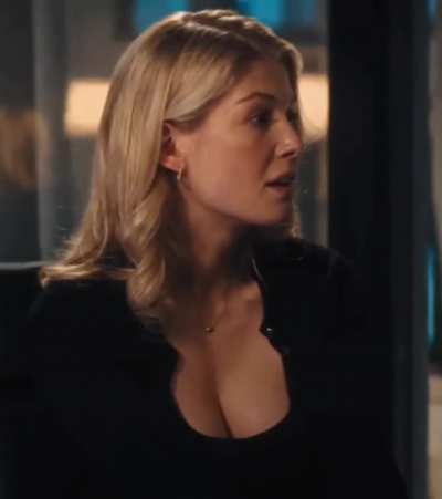 Rosamund Pike in Jack Reacher