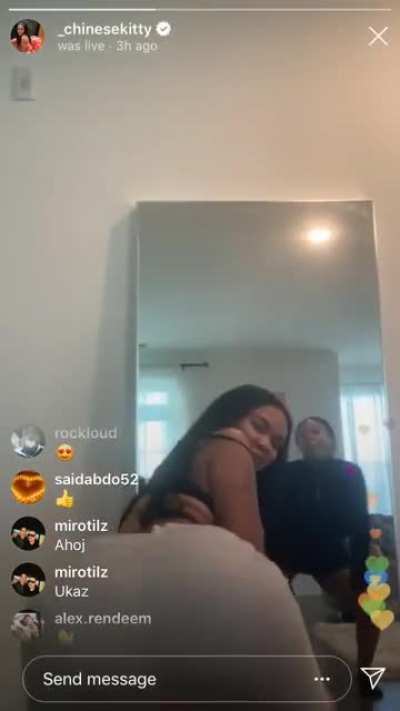 Chinese kitty twerking live , y&rsquo;all welcome 🤘🏽