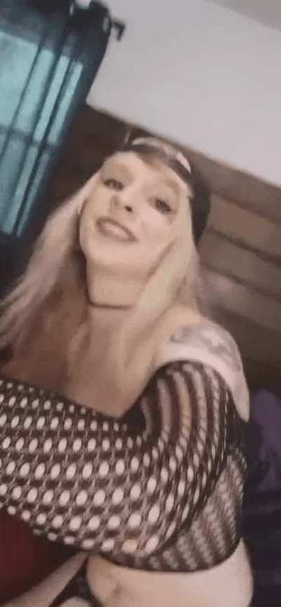 Blondie With Amazing Ass🍑😝