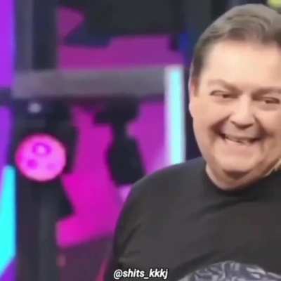 eu postei meme de jojo no meio dessa guerra, desculpe irm&atilde;os😭😭😭