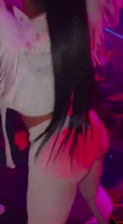 Throwin dat mf😮&zwj;💨🍑🔥