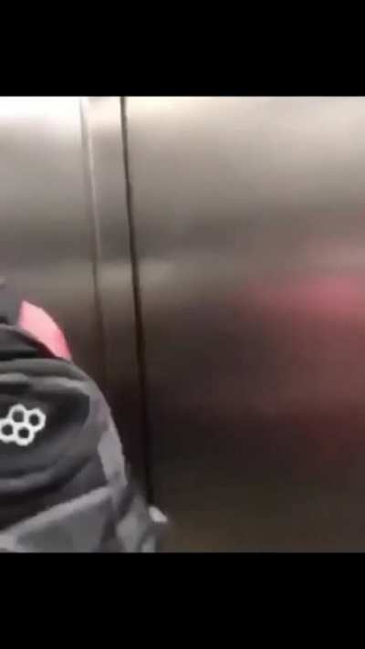 Elevador+b&ecirc;bado o que pode dar errado 😳