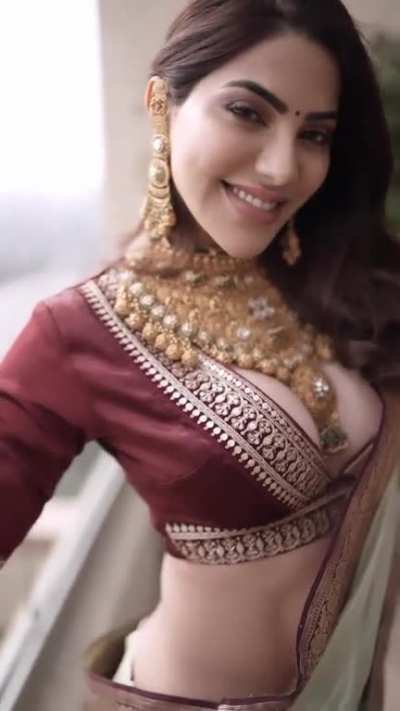 Nikki Tamboli Sexy Bosoms