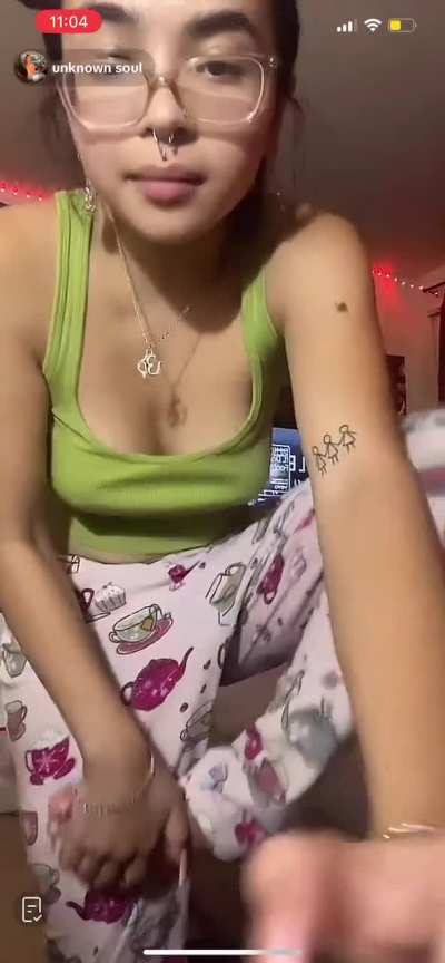 Unknown soul on TikTok. She rarely shows her feet.