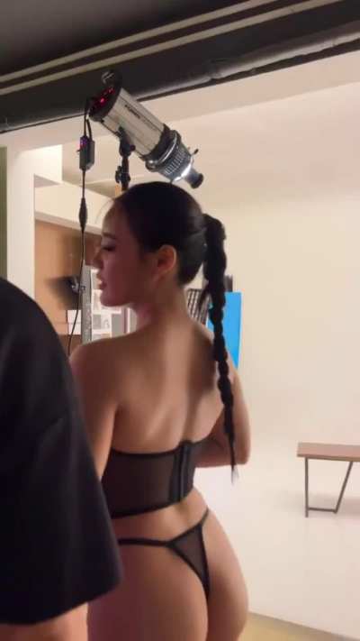 Buttocks flex Korean