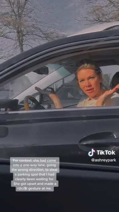 lady doesn&rsquo;t get her way and results to racism at a mall in Texas