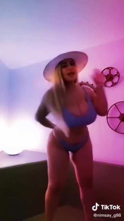 Big tits big ass