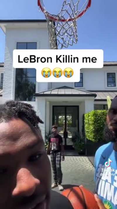 Bronny James going for that Diamond 1 rank while his father Lebron James has absolutely no clue what he&rsquo;s talking about
