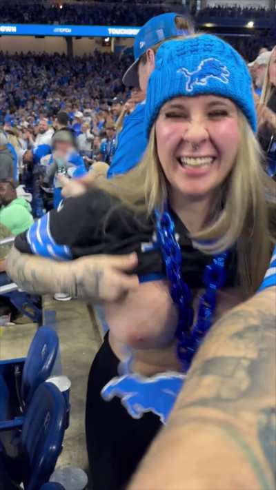 Dates to flash during the Lions game &amp;amp; got caught! (F)