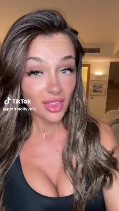 @petitmollyvolk