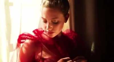 Lili Reinhart