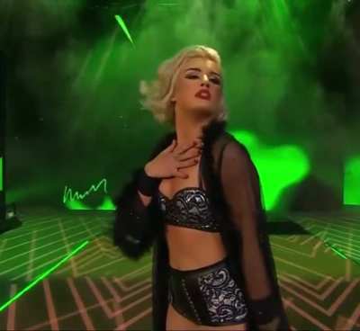 Toni Storm&rsquo;s entrance at AEW Dynamite (09/13/2023)