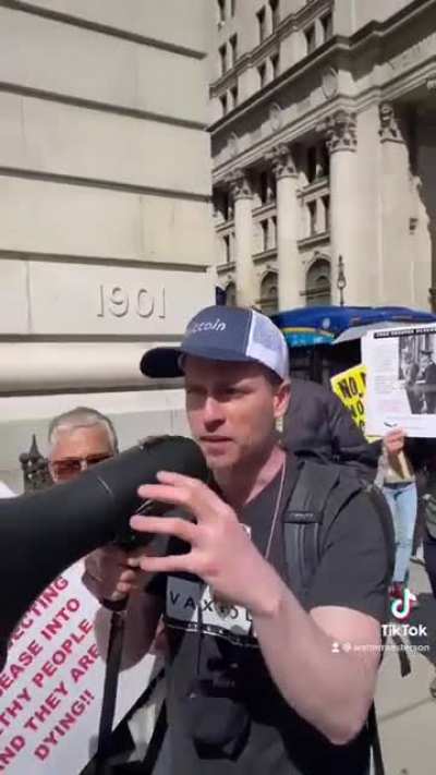 Trolling anti-vax rally