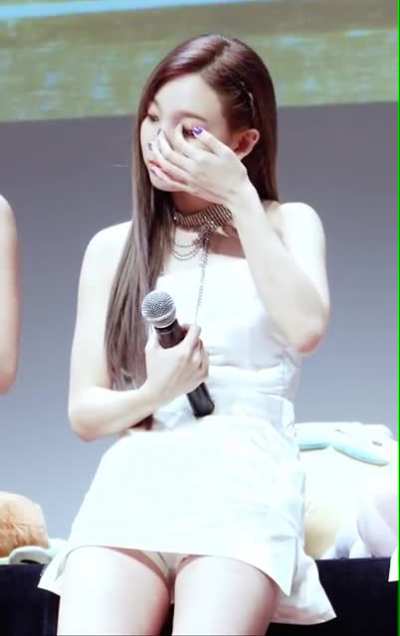 Pretty Nayeon
