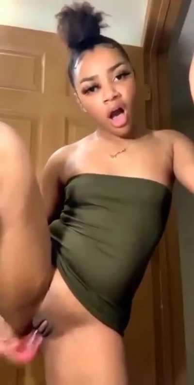 👅🤤
