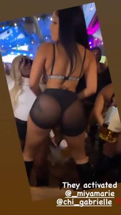🍑👋🏿