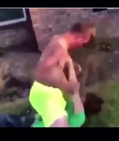 Yellow guy landed some
