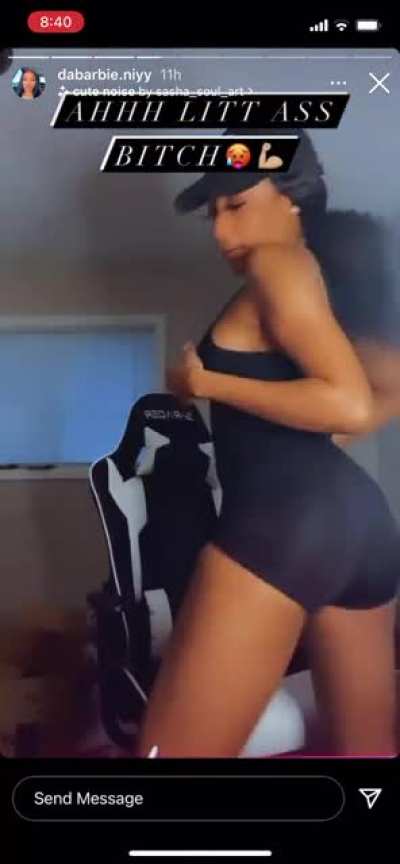 She gettin thiccer😍