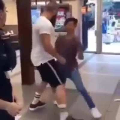 Fist fight goin down