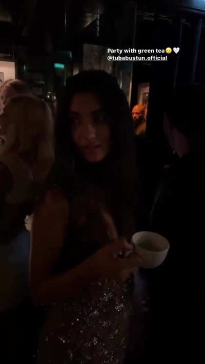 Tuba B&uuml;y&uuml;k&uuml;st&uuml;n Partying with Green Tea