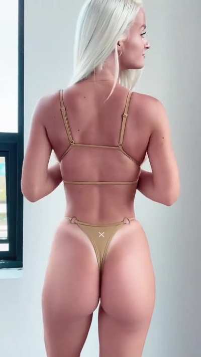 ✖