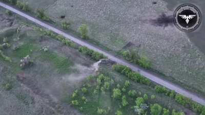 Ukrainian FPV drone stops Russian armoured vehicle, while M2 &ldquo;Bradley&rdquo; shells the dismounted infantry in the bushes, 47th Brigade, May 2024