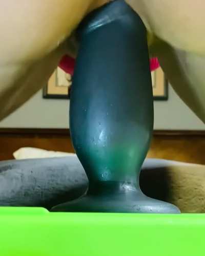 My pussy gripped this toy so hard!! 🙈 She didn&rsquo;t want to let go until she squirted all over 💦💦💦