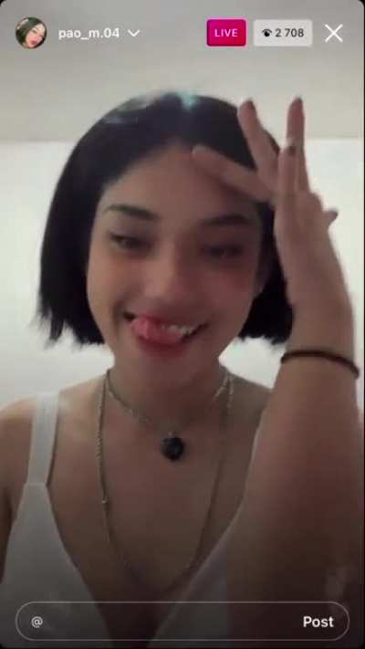 She can&rsquo;t control herself and ends showing her tits to over 2K people.