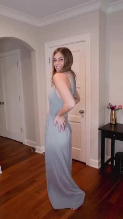 Try pick her outfit