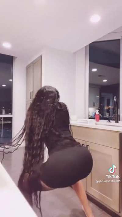 Her shii fat