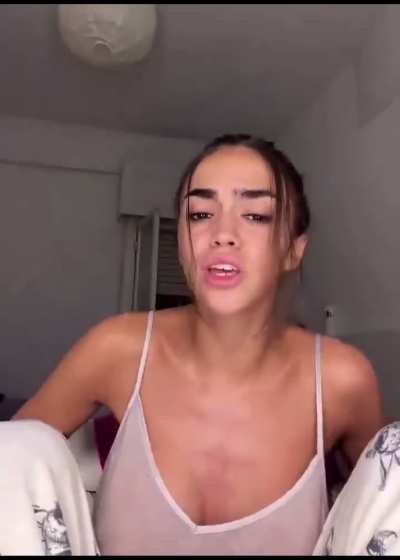 Love accidentally nip slip😍