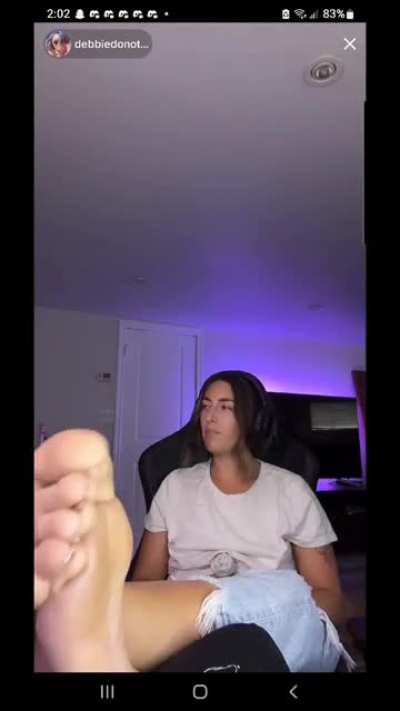 gamer girl feet