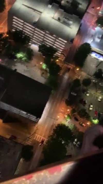 Guy is on a crane with no safety..