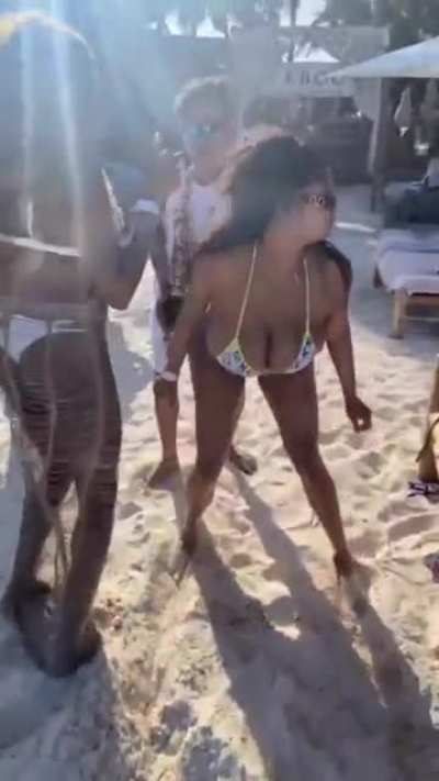 Why is it never me. I would&rsquo;ve grabbed them titties and standing doggy 🤤