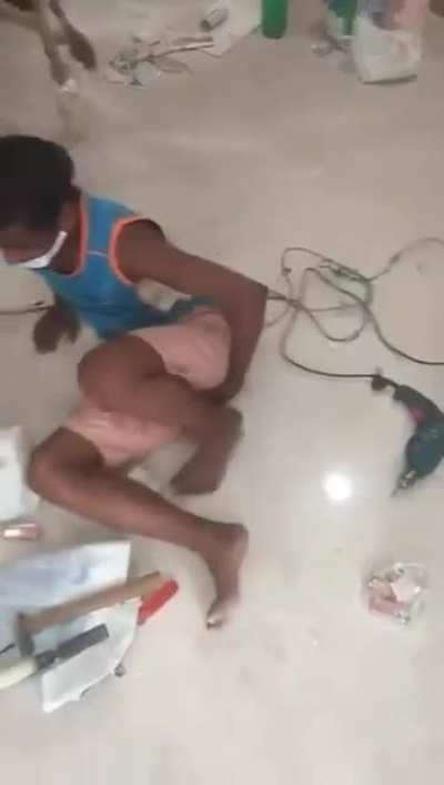 Deve ter enrolado os pelos do c*