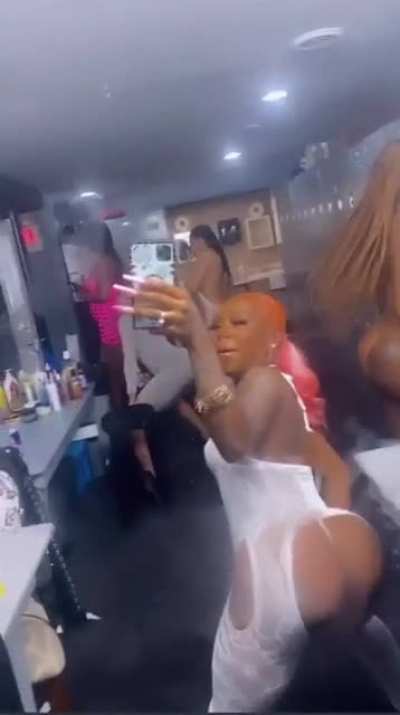 That ass poppin