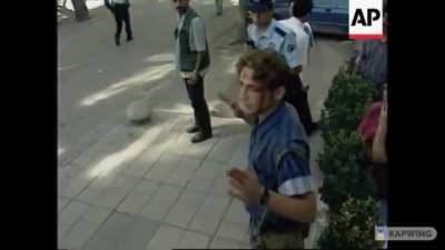 T&uuml;rk polisi apoculara gerekeni yapıyor