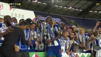 &Eacute; por isto que somos diferentes! Obrigado Porto, Obrigado Iker!