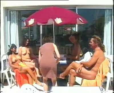 Parafotos - Mediterranean France Naturally (UK2001) (3/6) - Oasis Leucate - caf&eacute;