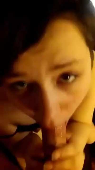 Short haired girl sucks tinder date's cock just to post it on tumblr