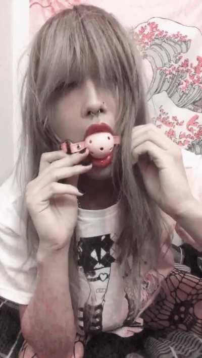 Mistress isn&rsquo;t home today, hope it&rsquo;s okay for me take it off :3