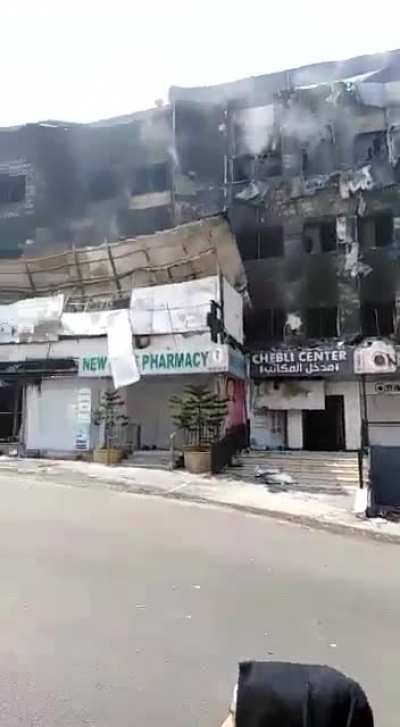 Armed people in khaldeh right now.