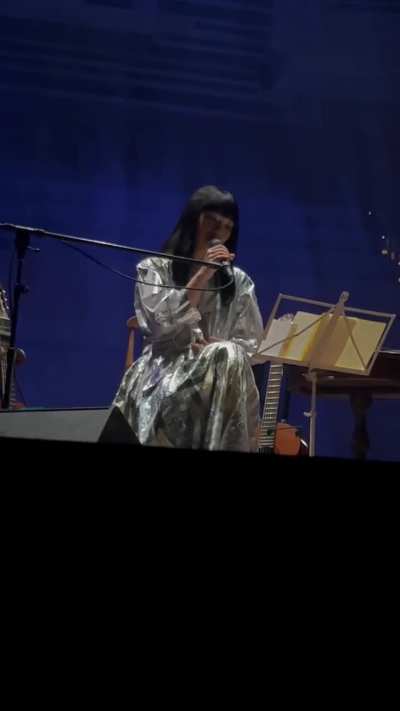 Ichiko singing Seabed Eden in French! (Montreal show)