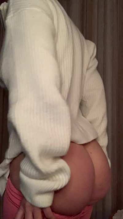 Would you fuck me raw or use a condom? 😩