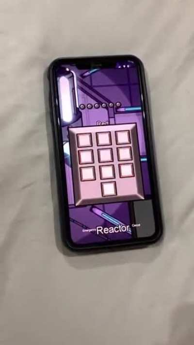 N&atilde;o sei se j&aacute; postaram aqui mas olhem esse bloqueio de celular de Among Us