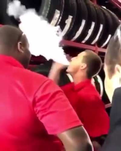 This guys vape trick