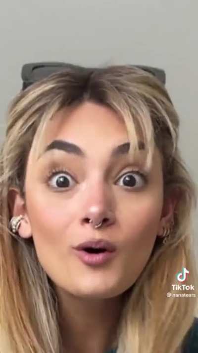 Nanatears Lingua 👅+culo🍑+occhi incrociati👀