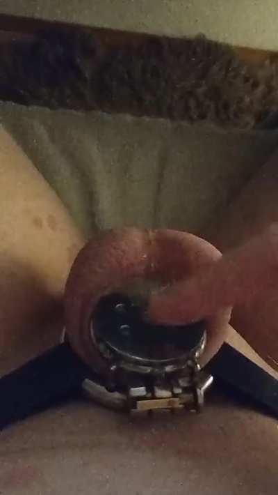 Playing with my drippy cum after ejaculating in a flat cage 🥵💦