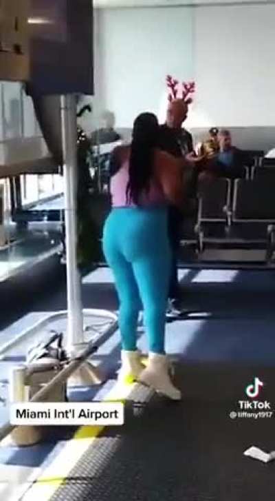 Miami airport freakout.